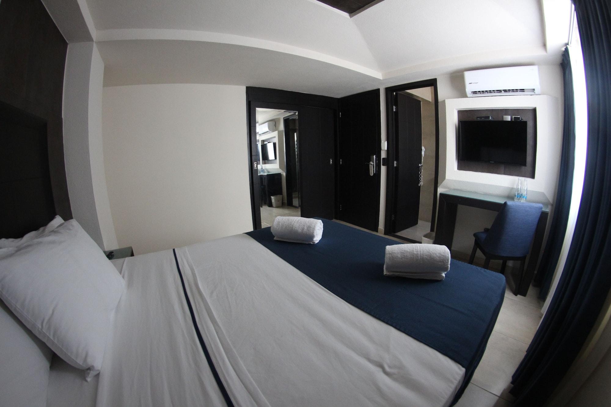 Hotel Portonovo Plaza Malecon Puerto Vallarta Bagian luar foto